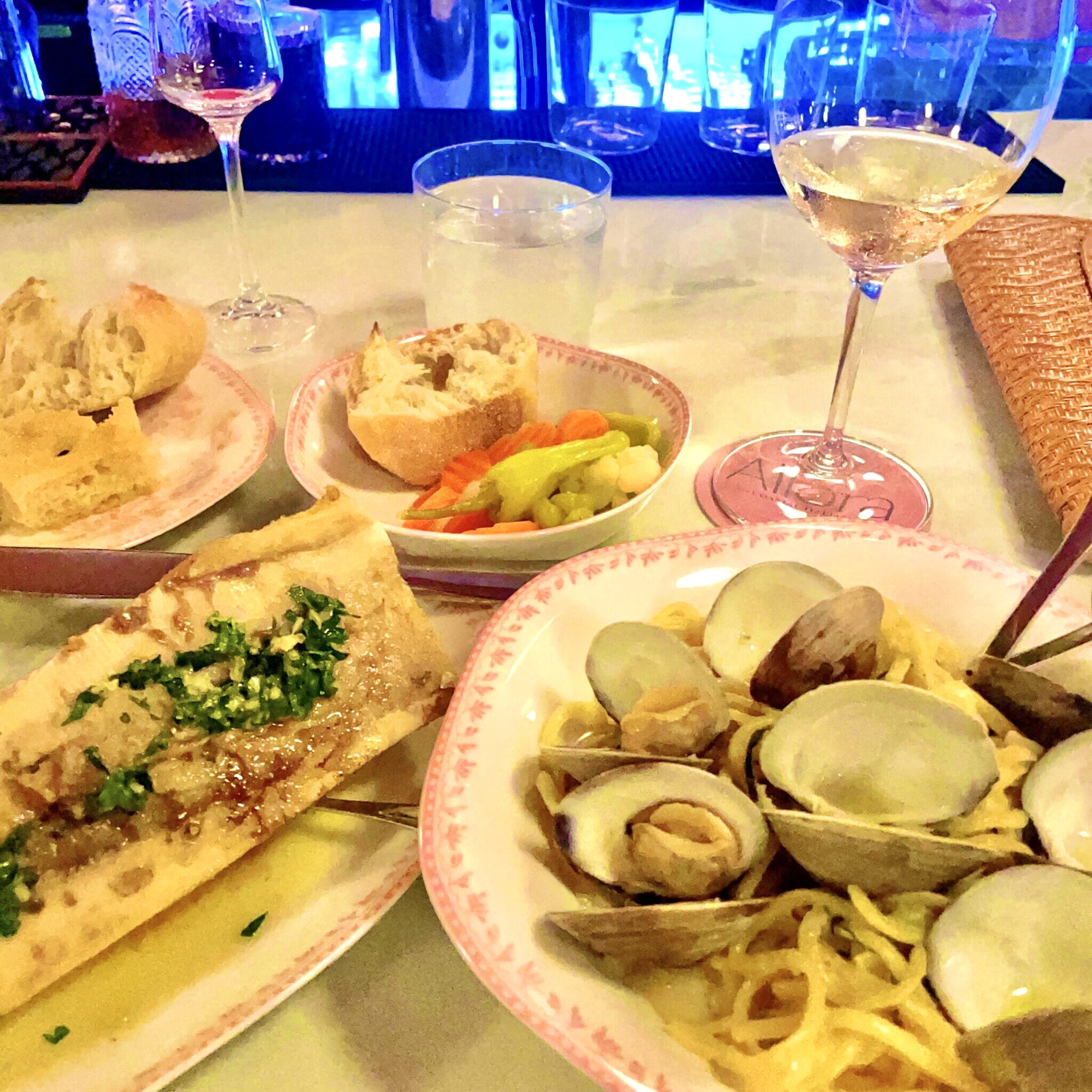 Clams-Linguine-Susan-Nefzger-2-2440-scaled-square-064f39f2c627ceb54c5a8e9ddfbac52b-5ee0d2d5261d5 2